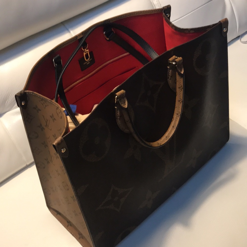 SOLD! Gorgeous Authentic Louis Vuitton Big Reverse Bag / Tote ๐. Like New. - Picture 14 of 16